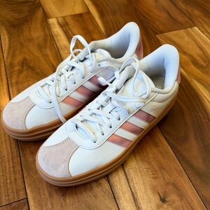 Adidas Unisex Child White and Pink Court VI Sneakers